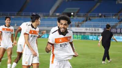 Ex-Athletico garante vitória ao marcar o 1o gol na Coreia do Sul