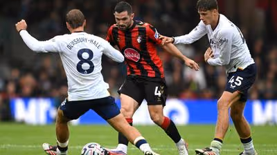 Bournemouth cede empate ao Everton no “apagar das luzes”