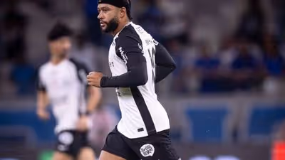 Pouco tempo e “brilho especial”: por que adeus de Depay chateou Diniz