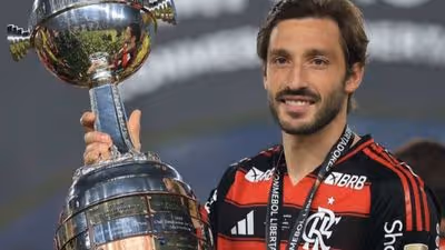 Flamengo empresta Viña ao River Plate; entenda acordo