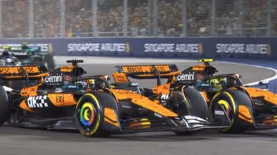 Piastri reclama em festa da McLaren:
