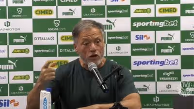 Palmeiras detona arbitragem após gol anulado por mão na bola