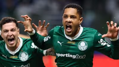 Vitor Roque minimiza vices, descarta Europa e mira Copa do Mundo