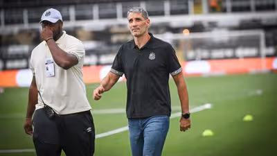 Após Crespo e Filipe Luís, Vojvoda entra na mira do