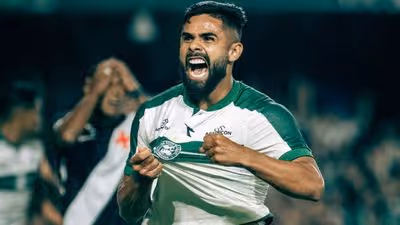 Vasco sofre empate no fim, mas mantém invencibilidade com Renato
