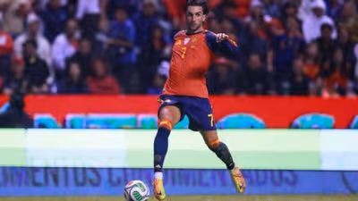PSG anuncia Ferrán Torres como novo camisa 9