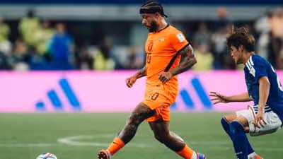 Memphis atinge com Holanda marca do Brasil de Pelé em Copas