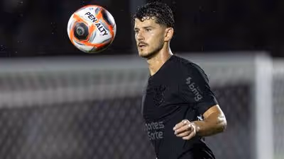 Fora há seis meses, Hugo perde espaço e deve deixar o Corinthians