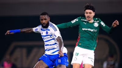Palmeiras tropeça em casa contra o Cruzeiro e anima Flamengo