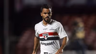 Veterano e novato da casa garantem vitória do São Paulo