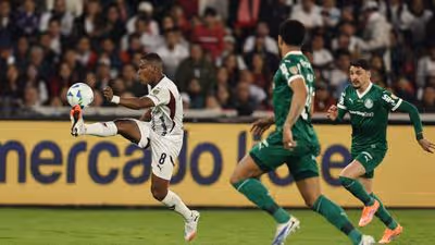 "Deu tudo errado": Galvão repercute derrota do Palmeiras para LDU