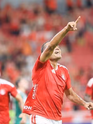 Inter vence Chapecoense, vence primeira no Beira-Rio e se distância do Z-4