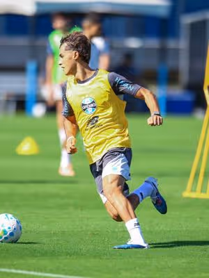 Grêmio encara o Flamengo na Arena com dúvidas no meio-campo