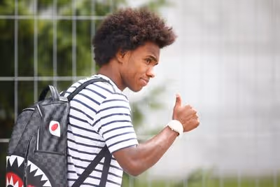 Grêmio aposta em lateral-esquerdo do CSA e aguarda decisão de Willian