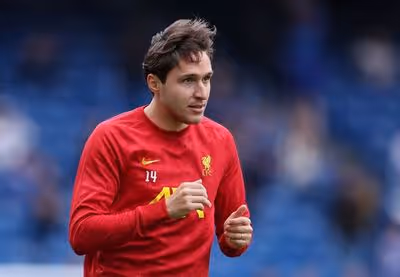Liverpool handed Federico Chiesa transfer priority as cult hero makes decision