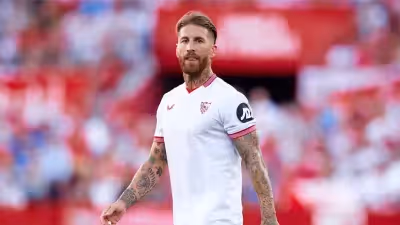 Sergio Ramos trolls Messi by recreating famous photo in wake of Spain's World Cup final win over Argentina