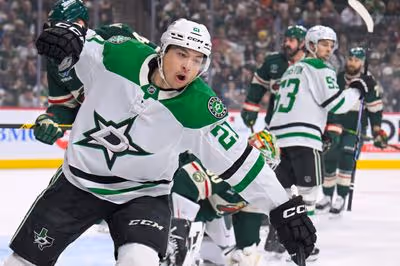 Is Stars forward Jason Robertson a real possibility for the Blackhawks?