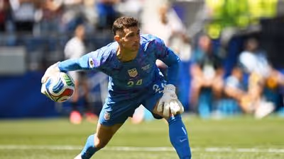 Team USA goalkeeper says he rejected Manchester United move