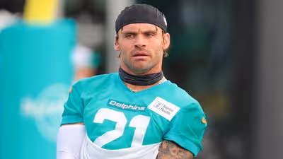 Dolphins brace for nightmare scenario after Ashtyn Davis injury at training camp