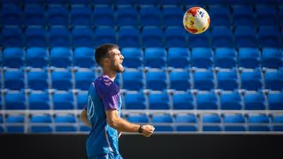 Avilés-Tenerife: el aspirante inesperado pone a prueba al líder