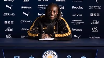 El City se asegura el desborde: Jérémy Doku renueva hasta 2031