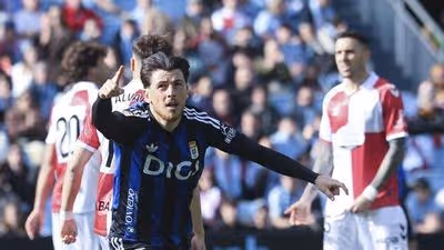LaLiga al rojo vivo: el Oviedo asalta Balaídos y deja al Levante colista (de momento)