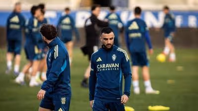 Rober se ejercita al margen y Navarro cuida a Insua y El Yamiq