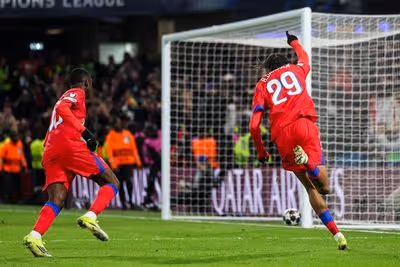 Saltan las alarmas en el PSG: Barcola, KO