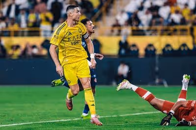 Cristiano vuelve de la lesión con doblete: los 1.000 se acercan