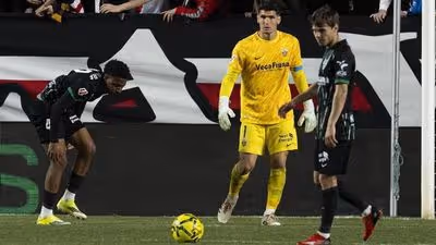 El Elche también se pierde en Vallecas