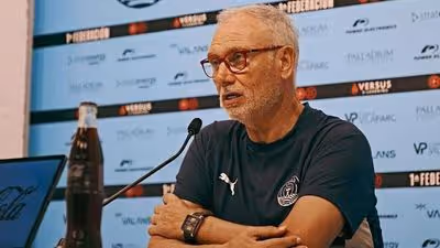 Miguel Álvarez, técnico de la UD Ibiza, en rueda de prensa: «Si seguimos así, en mayo nos tendrán que tener en cuenta»