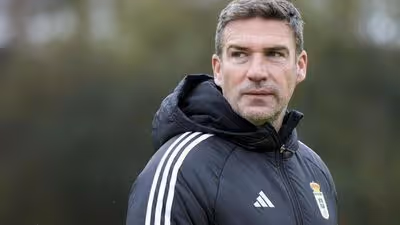 El Real Oviedo fulmina al exblanquiverde Luis Carrión tras ocho partidos sin ganar en Primera