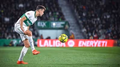 El Celta cierra a última hora el fichaje de Álvaro Núñez, del Elche
