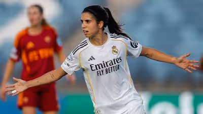 El Madrid golea a la Roma para empezar la Champions con fuerza