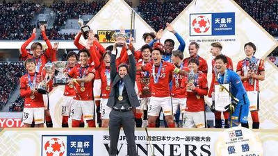 El ex del Real Oviedo, Ricardo Rodríguez, mejor entrenador de la temporada de la liga japonesa
