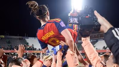 Mariona alcanza los cien partidos y se une a las “dinosaurias” de la Roja