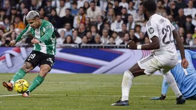 Cucho Hernández asume la derrota del Betis y felicita a Gonzalo García por el hat-trick: