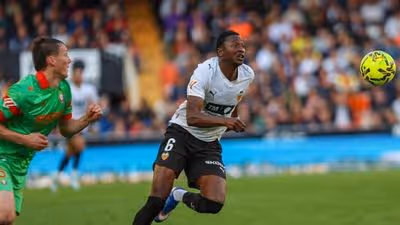Sadiq saca los colores a Ron Gourlay y Miguel Ángel Corona en el Valencia CF