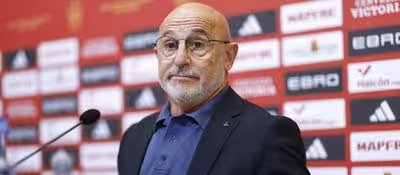 El problema que tiene De la Fuente por la negativa de los clubes a que sus jugadores vayan con España