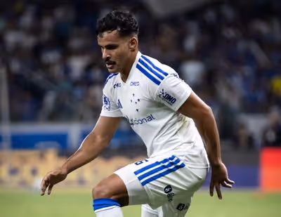 Garantido na Champions, time italiano quer contratar laterais brasileiros