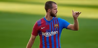 El ex del Barça Pjanic, sin equipo, pasa por Turín
