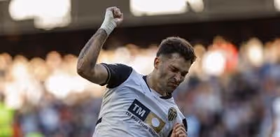 Hugo Duro sigue sin entrenarse con el Valencia