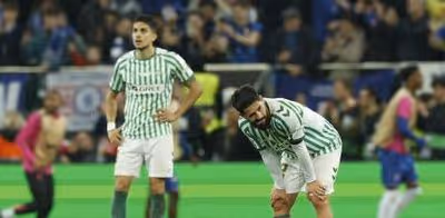 Bartra, Llorente, Deossa e Isco, bajas en el Betis para varias semanas