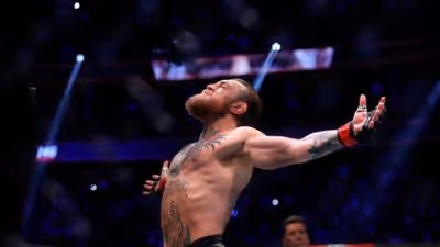 Conor McGregor incendia su vuelta ante Holloway: