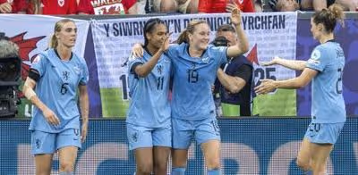 0-3: Países Bajos supera a Gales y una jugadora del Barça 'moja'