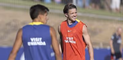 Gallagher, Llorente, Almada y Molina lucen en el 'bombardeo' final del Atlético