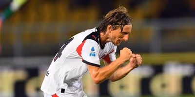 0-2: Una asistencia de Modric ayuda al Milan a sumar su primera victoria
