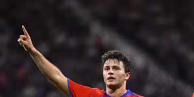 Triplete con dos goles de chilena de Joao Neves en el set del PSG al Toulouse