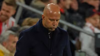 Arne Slot, clasificación a Champions o despido