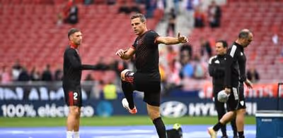 Azpilicueta es la gran esperanza de Almeyda ante el Betis